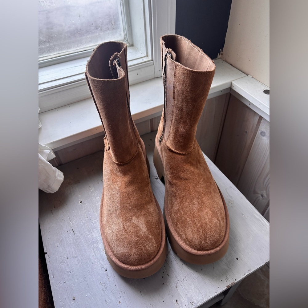 UGG | New withoutbox classsix twin seam new heights boot | size 10 - Picture 2 of 8